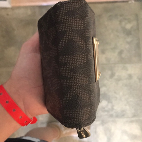 Michael Kors Wallet - Picture 4 of 4